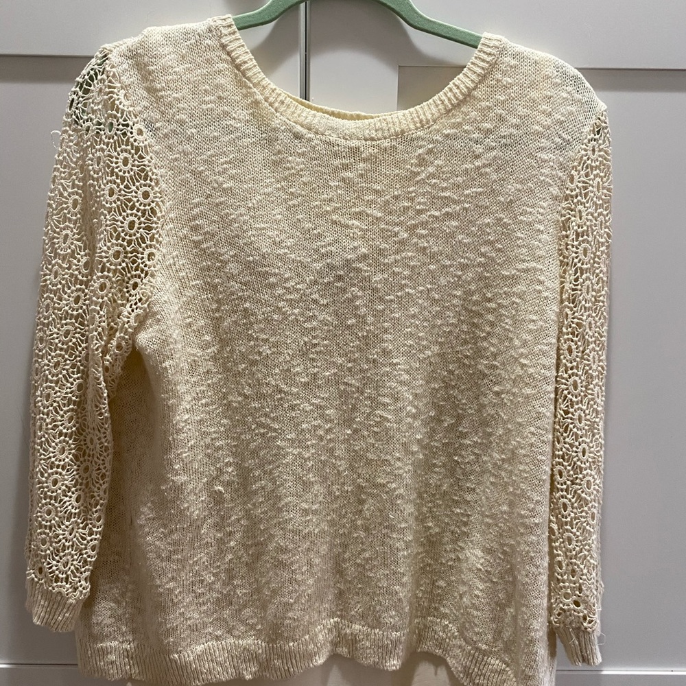 Gorgeous cream light weight sweater